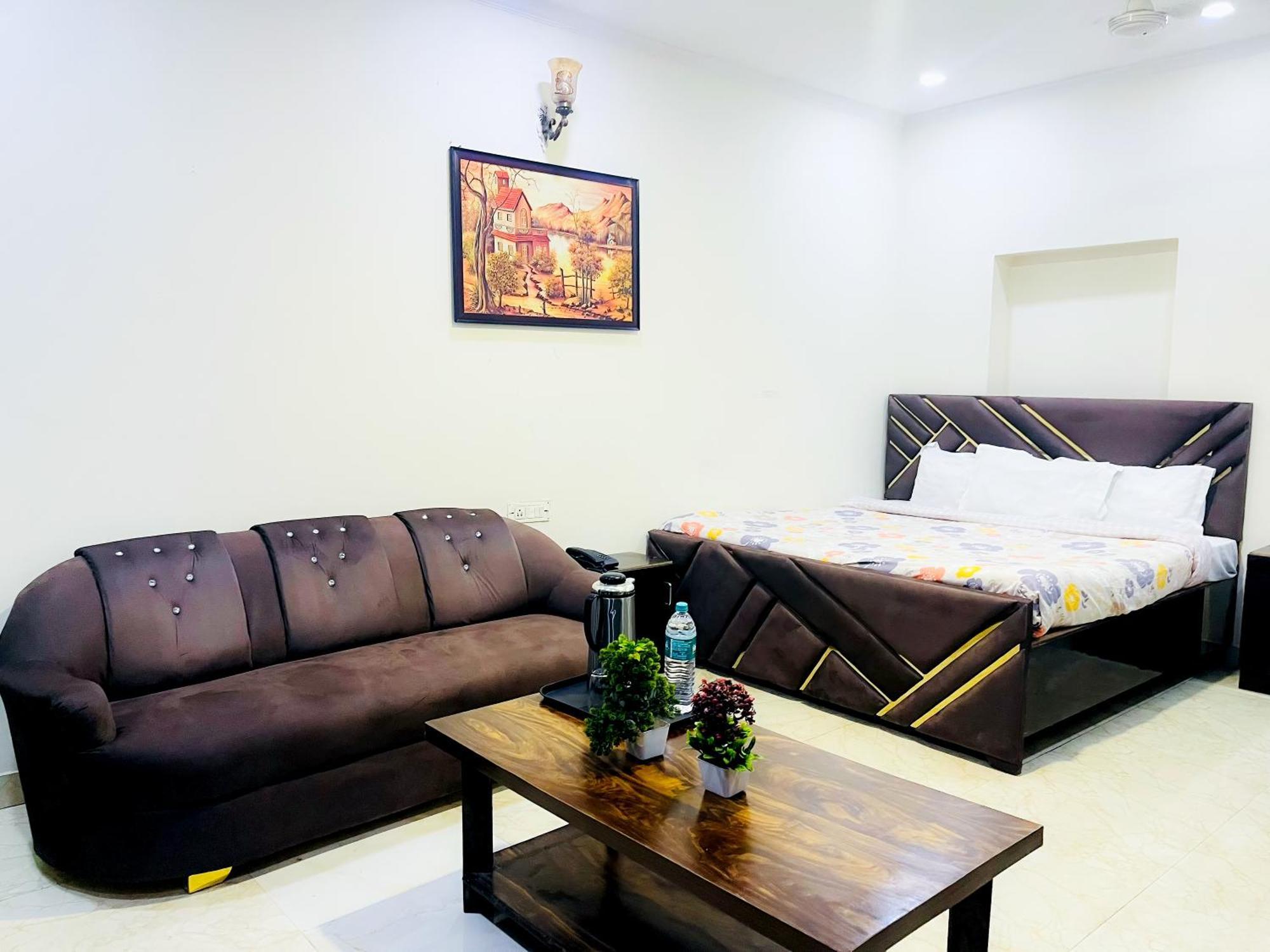 Hotel Jerry Residency - 5 Mins Away From Nizamuddin Dargah New Delhi