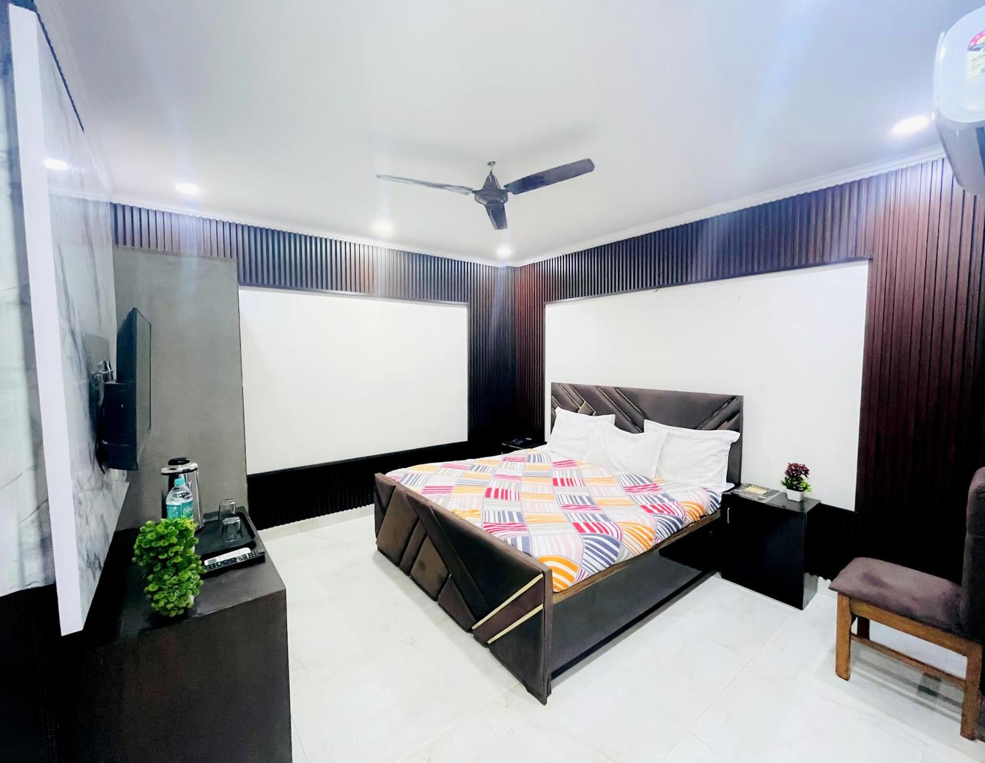 Hotel Jerry Residency - 5 Mins Away From Nizamuddin Dargah 3*